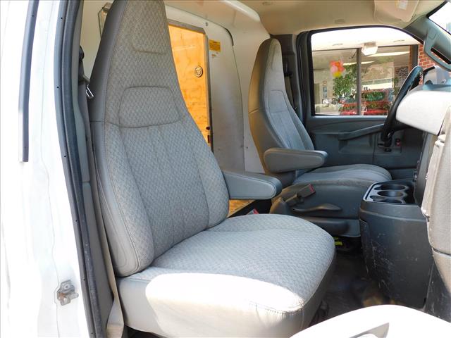 2018 Chevrolet 3500  Unicell 15Ft Box DRW Fiberglass:J1268251