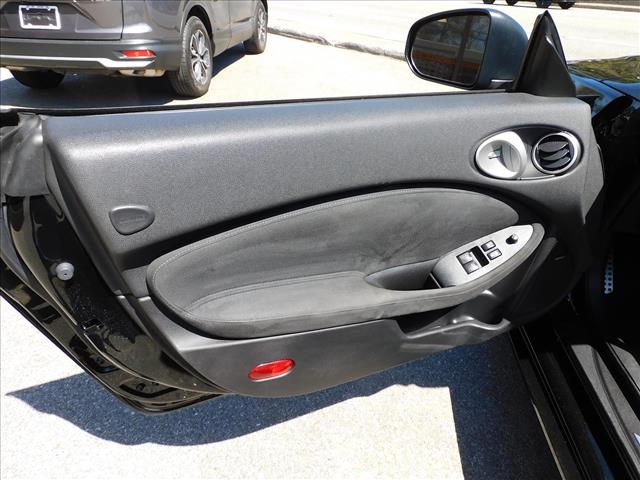 2017 Nissan 370Z Roadster Touring Sport:HM940289