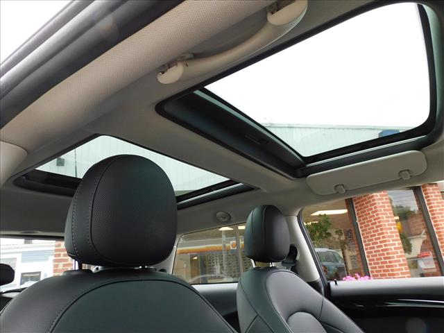 2021 MINI Hardtop 2 Door Cooper:M2N10139