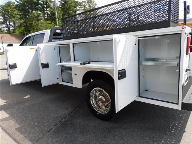 2023 Ford F-550 CREW CAB DRW 4WD LARIAT SERVICE BODY:C75684