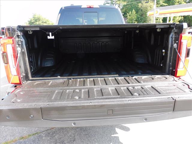 2024 Ford F-250 Super Duty Limited:RED56570