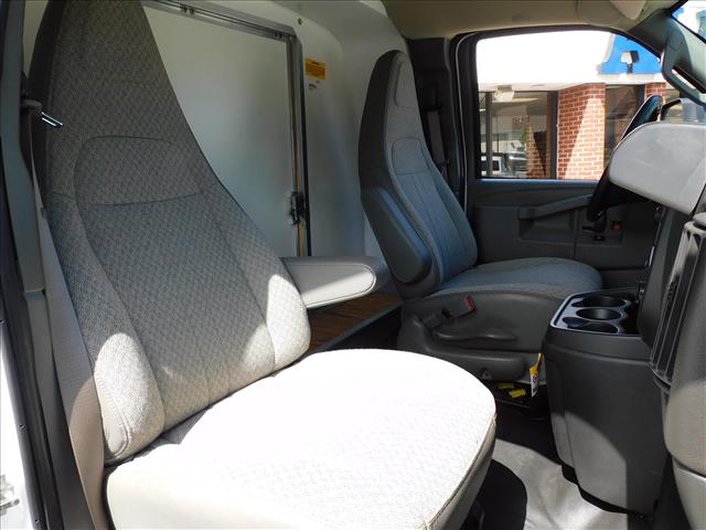 2023 Chevrolet Express 3500:PN012172