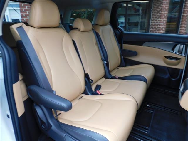 2022 Kia Carnival LX