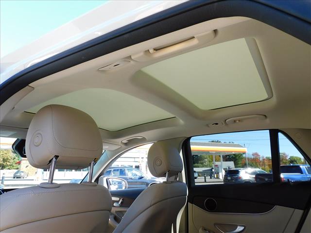 2022 Mercedes-Benz GLC GLC 300 4MATIC:NG121034