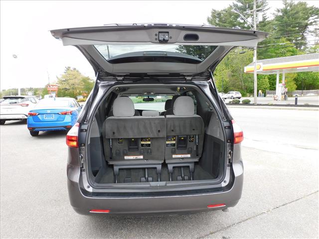 2017 Toyota Sienna LE 7-Passenger:HS167146