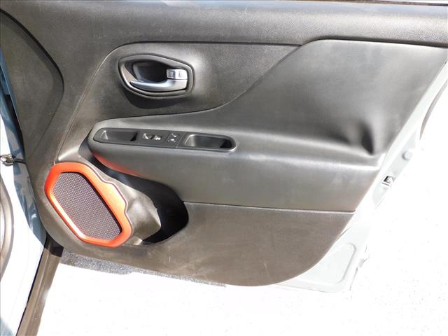 2015 Jeep Renegade Trailhawk:FPB91544