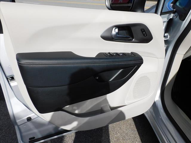 2023 Chrysler Pacifica Plug-In Hybrid Touring L:PR559226