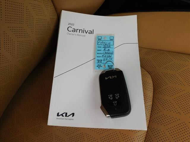 2022 Kia Carnival LX