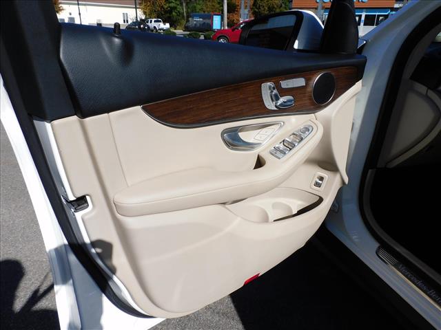 2022 Mercedes-Benz GLC GLC 300 4MATIC:NG121034