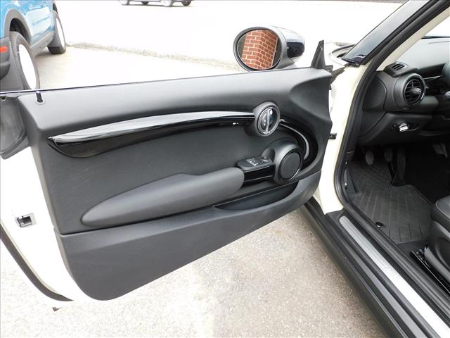 2021 MINI Hardtop 2 Door Cooper:M2N10139