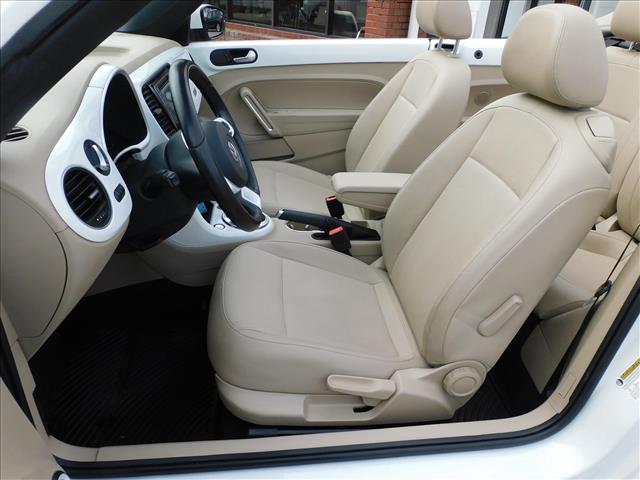 2019 Volkswagen Beetle Convertible 2.0T SE:KM504957