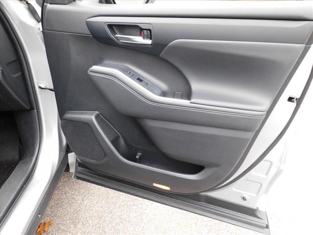 2022 Toyota Highlander XLE:NS213764