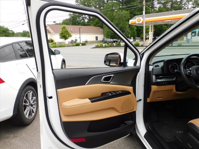 2022 Kia Carnival LX