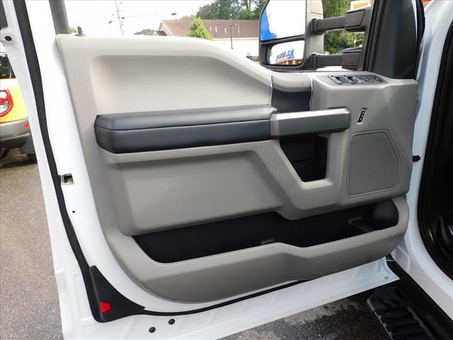2019 Ford F-450 Super Cab DRW 4WD Service Body