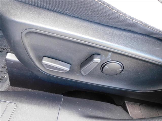 2020 Ford Escape SE:LUA03958