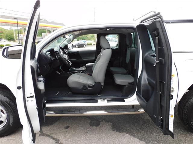 2016 Toyota Tacoma SR