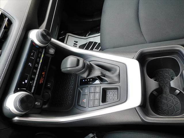 2019 Toyota RAV4 LE:KD020380