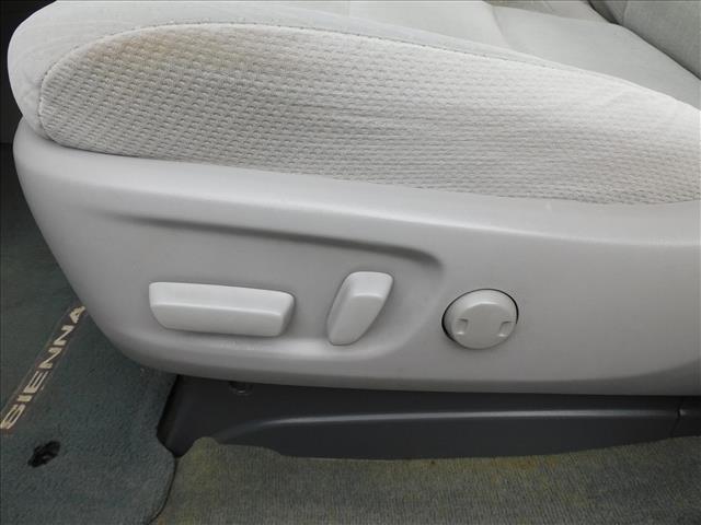 2017 Toyota Sienna LE 7-Passenger:HS167146