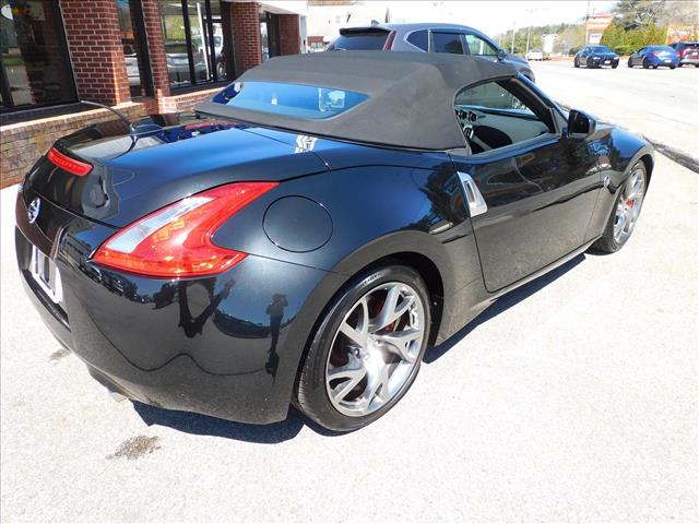 2017 Nissan 370Z Roadster Touring Sport:HM940289