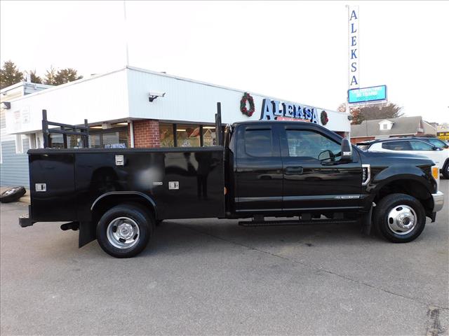 2017 Ford F-350 Super Duty Chassis Cab XLT's photo