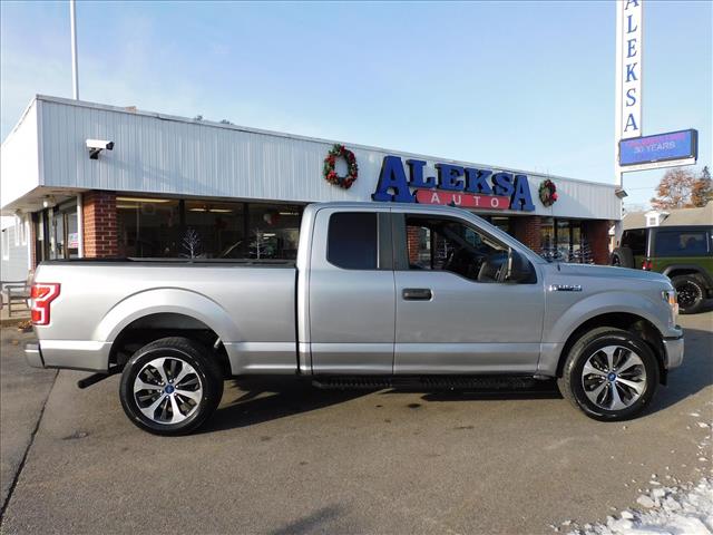 2020 Ford F-150 XL's photo