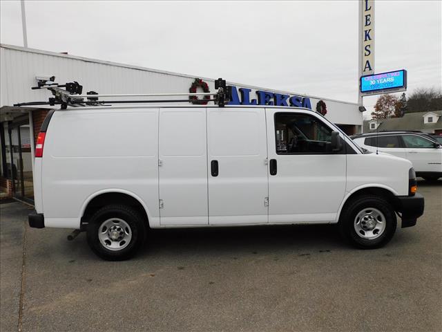 2022 Chevrolet Express Cargo Work Van's photo