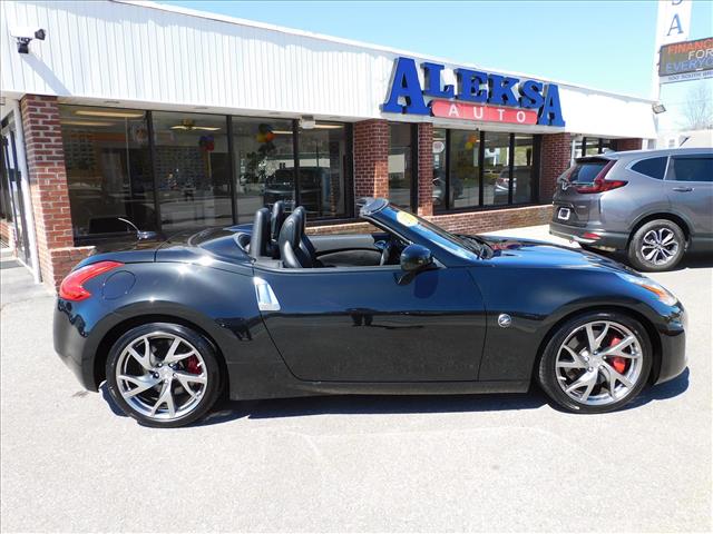 2017 Nissan 370Z Roadster Touring Sport  HM940289