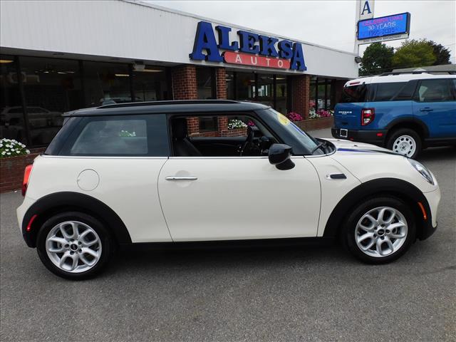 2021 MINI Hardtop 2 Door Cooper  M2N10139