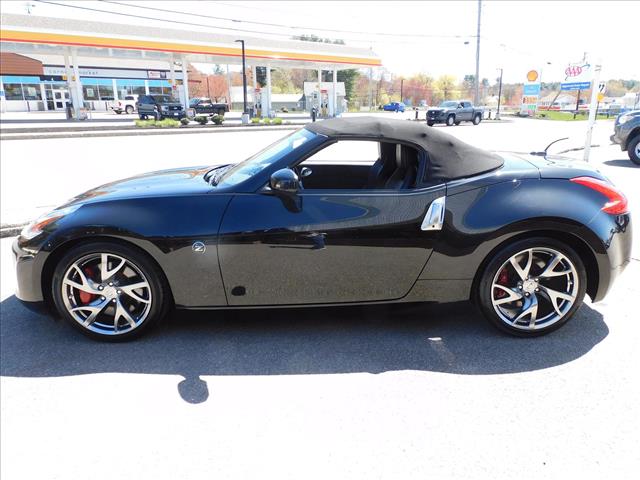 2017 Nissan 370Z Roadster Touring Sport:HM940289