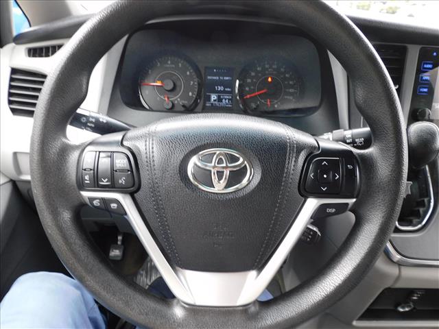 2017 Toyota Sienna LE 7-Passenger:HS167146