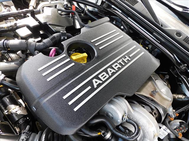 2018 FIAT 124 Spider Abarth:J0138001