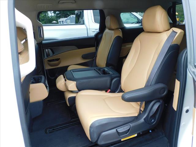 2022 Kia Carnival LX