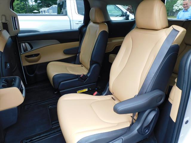 2022 Kia Carnival LX