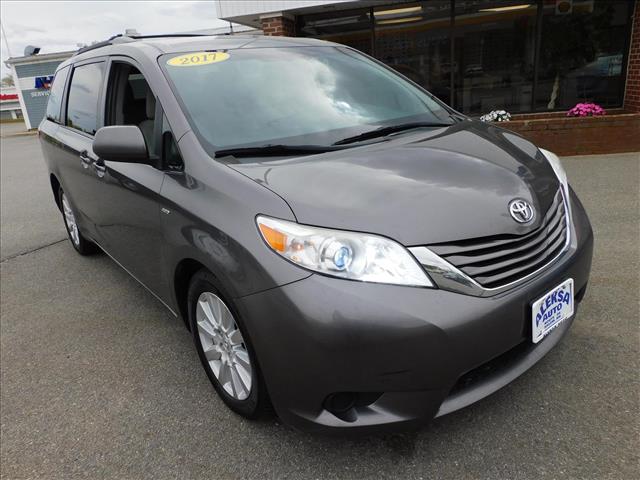 2017 Toyota Sienna LE 7-Passenger:HS167146