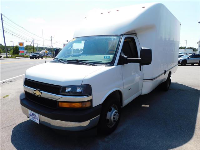 2018 Chevrolet 3500  Unicell 15Ft Box DRW Fiberglass:J1268251