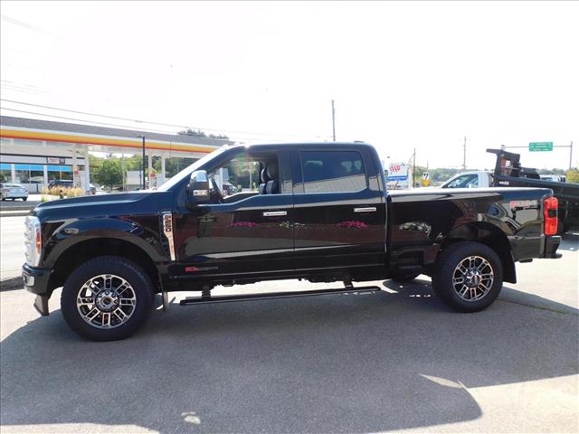 2024 Ford F-250 Super Duty Limited:RED56570