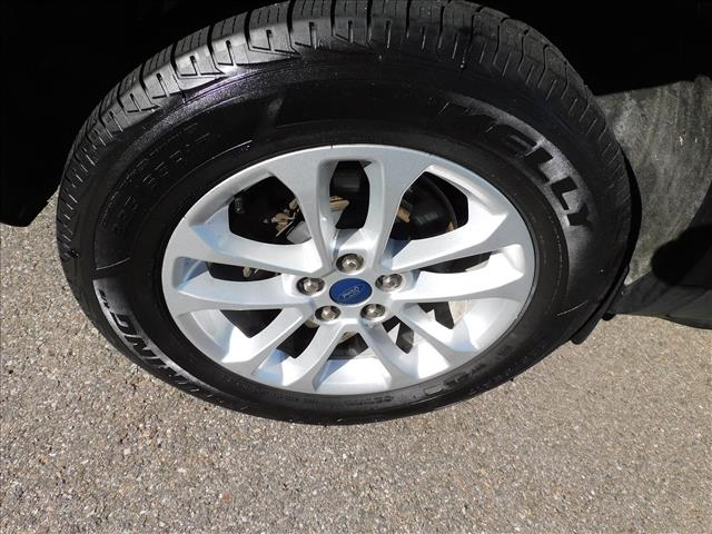 2020 Ford Escape SE:LUA03958