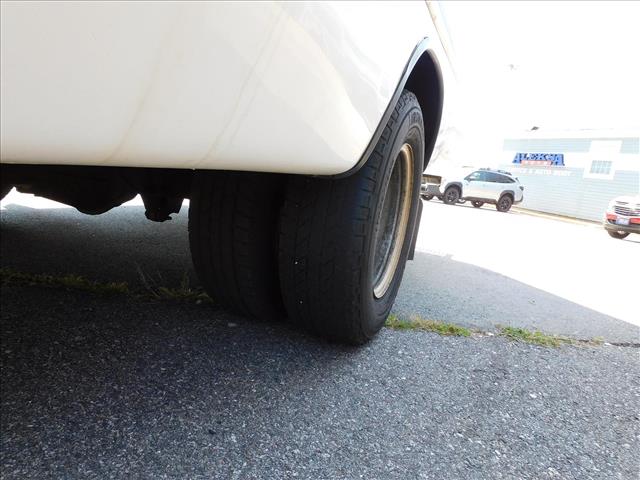 2018 Chevrolet 3500  Unicell 15Ft Box DRW Fiberglass:J1268251