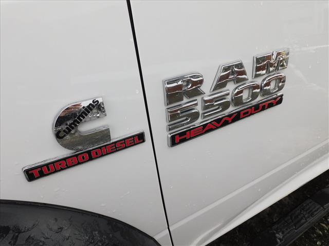 2017 RAM 5500HD DRW 4WD Service Body Hauler:773454