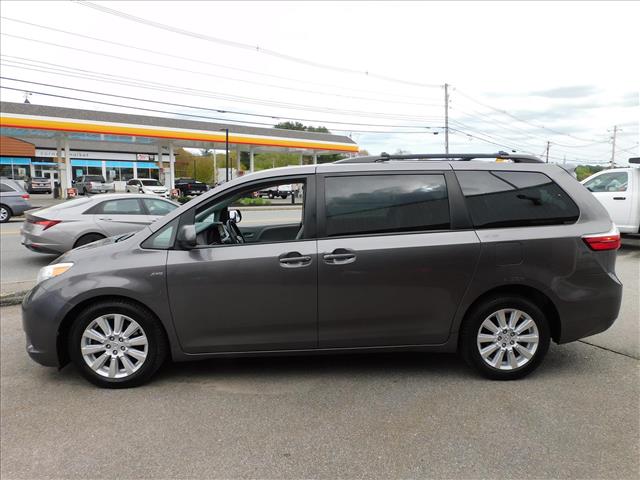 2017 Toyota Sienna LE 7-Passenger:HS167146