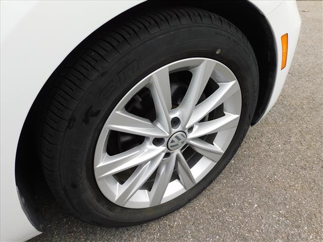 2019 Volkswagen Beetle Convertible 2.0T SE:KM504957