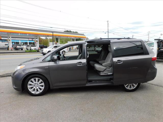 2017 Toyota Sienna LE 7-Passenger:HS167146