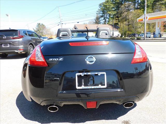 2017 Nissan 370Z Roadster Touring Sport:HM940289