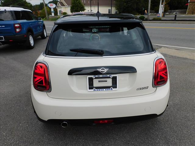 2021 MINI Hardtop 2 Door Cooper:M2N10139