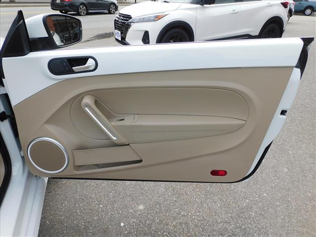 2019 Volkswagen Beetle Convertible 2.0T SE:KM504957