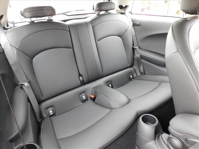 2021 MINI Hardtop 2 Door Cooper:M2N10139