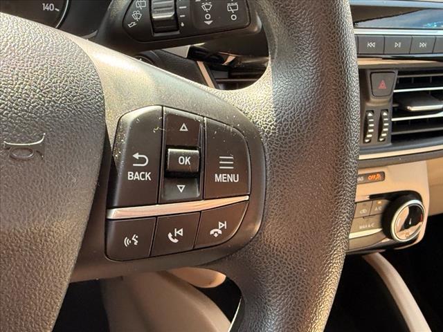 2022 Ford Escape Hybrid SE