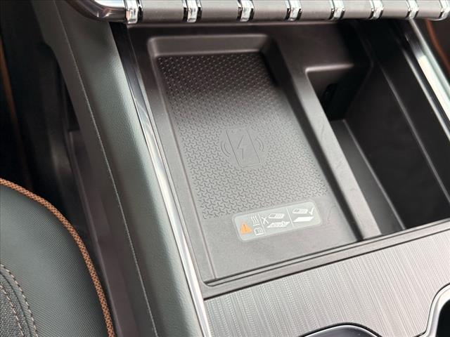 2025 GMC Acadia AT4