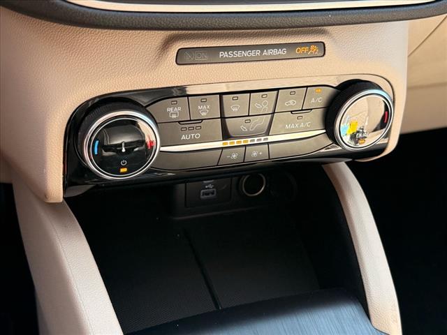 2022 Ford Escape Hybrid SE