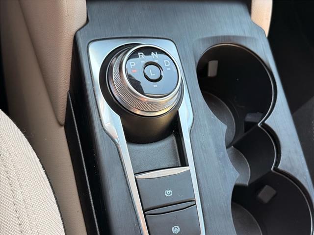 2022 Ford Escape Hybrid SE